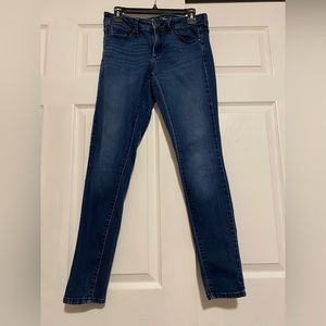 Universal Thread size 4 mid rise skinny jeans.
